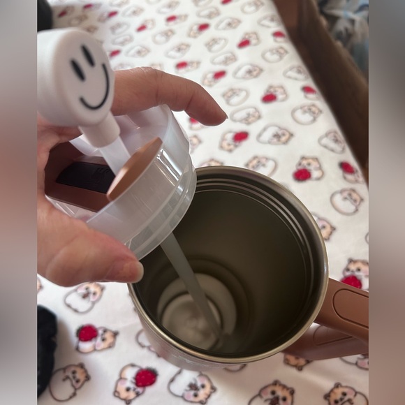 One large Stanley cup brown - Picture 3 of 4